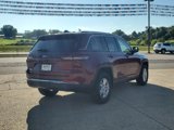 Used 2023 Jeep Grand Cherokee Laredo image 5