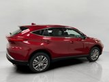 Used 2023 Toyota Venza image 3