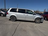 Used 2010 Volkswagen Routan SE image 2