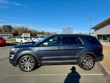 Used 2017 Ford Explorer Platinum image 2