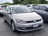 Used 2017 Volkswagen Golf S image 2