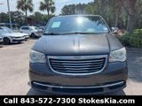 Used 2015 Chrysler Town & Country Limited Platinum image 3