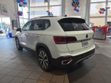 Certified 2022 Volkswagen Taos SE w/ Panoramic Sunroof Package image 5