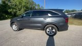 Used 2023 Kia Sorento LX image 5