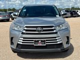 Certified 2019 Toyota Highlander LE image 3