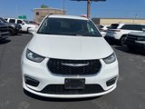 Used 2022 Chrysler Pacifica Touring-L image 2