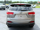 Used 2017 Kia Sorento L image 4