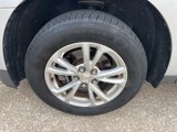 Used 2017 Chevrolet Equinox LT image 2