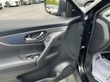 Used 2018 Nissan Rogue SV w/ Premium Package image 5