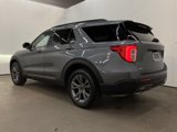 Certified 2022 Ford Explorer XLT w/ Equipment Group 202A image 4