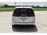 Used 2023 Chrysler Pacifica Touring-L image 6
