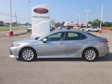 Used 2020 Toyota Camry LE image 3
