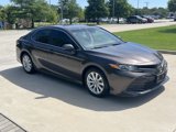Used 2018 Toyota Camry LE image 2