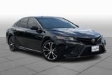 Used 2020 Toyota Camry SE image 2