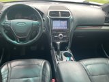 Used 2017 Ford Explorer Platinum image 3