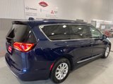 Used 2017 Chrysler Pacifica Touring-L image 2