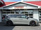 Used 2022 Chrysler Pacifica Limited w/ S Appearance Package image 2