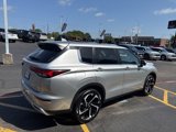 Used 2022 Mitsubishi Outlander SE image 3
