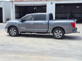 Used 2017 Nissan Titan SV image 4