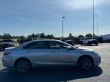 Used 2017 Toyota Camry SE image 2
