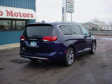 Used 2017 Chrysler Pacifica Limited image 4