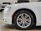Used 2016 Chrysler 300 C image 4