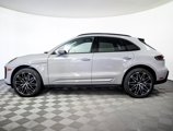 Certified 2025 Porsche Macan image 2