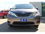Used 2017 Toyota Sienna LE image 4