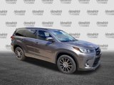 Used 2017 Toyota Highlander SE image 2