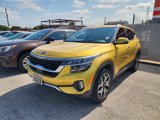 Used 2021 Kia Seltos SX w/ SX Sunroof Package image 2