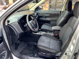 Used 2020 Mitsubishi Outlander ES image 4