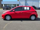 Used 2015 Toyota Yaris 4-Door Hatchback image 2