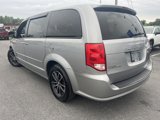 Used 2017 Dodge Grand Caravan SE image 5