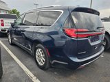 Used 2021 Chrysler Pacifica Touring-L image 3