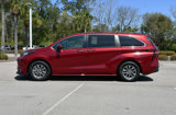 Used 2022 Toyota Sienna XLE image 5