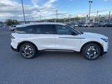 New 2025 Lincoln Nautilus Premier image 6