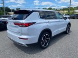 Used 2022 Mitsubishi Outlander SE image 3