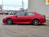 Used 2021 Toyota Camry SE image 3