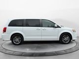 Used 2016 Dodge Grand Caravan SE image 2