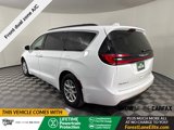 Used 2022 Chrysler Pacifica Touring-L image 5