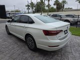 Used 2019 Volkswagen Jetta SE w/ Cold Weather Package image 5