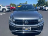 Used 2022 Volkswagen Tiguan SE R-Line image 2