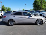 Used 2024 Hyundai Elantra SEL image 2