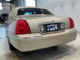 Used 2008 Lincoln Town Car Signature Limited image 2