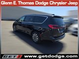 New 2025 Chrysler Pacifica Select image 4