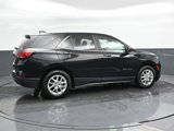 Used 2022 Chevrolet Equinox LT image 2