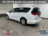Used 2022 Chrysler Voyager LX image 4