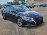 Used 2023 Nissan Altima 2.5 SV image 2