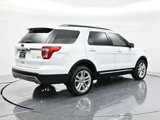 Used 2017 Ford Explorer XLT w/ Equipment Group 202A image 5
