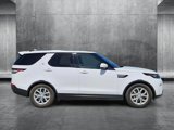 Used 2018 Land Rover Discovery SE image 4